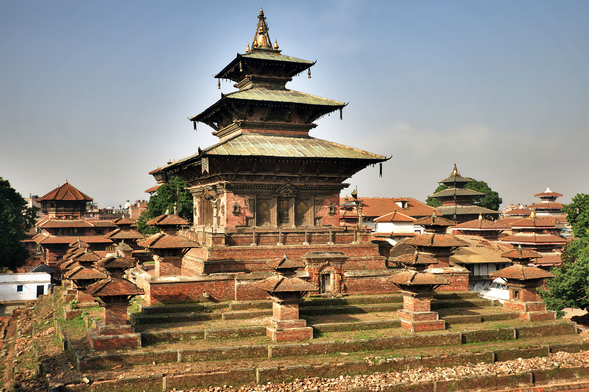 https://upload.wikimedia.org/wikipedia/commons/d/de/Nepal_Kathmandu_Durbar_Square_Panorama.jpg